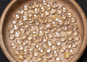 Бусины полированные круглые 6мм 25г (90 штук) 00030/23901 хрусталь, светлая вспышка